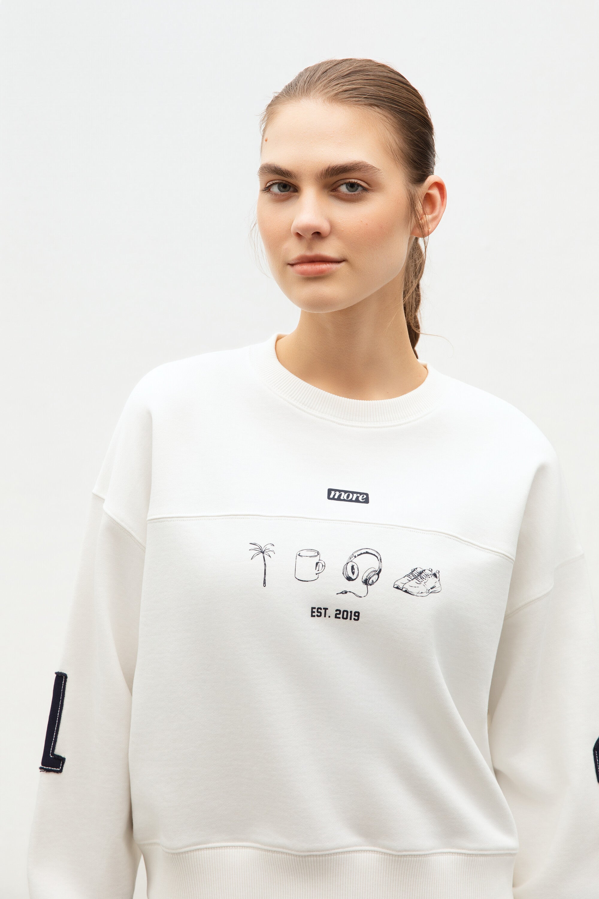 Fleece Sweatshirt Cloud Dancer Neck Details