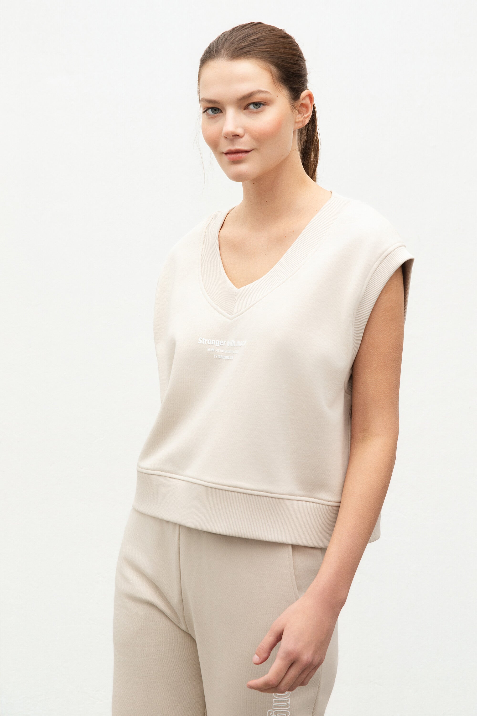 sleeveless_jumper_ladies_V_Neck_Sleeveless_Fleece